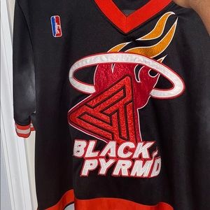 A black pyramid jersey